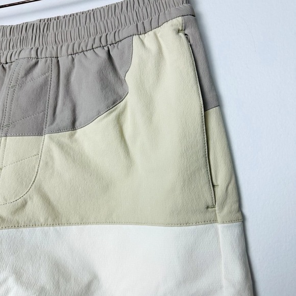 Outdoor Voices NWT Truffle Calcite Milk Stone RecTrek 7” Colorblock Short SZ 2XS - Picture 4 of 7